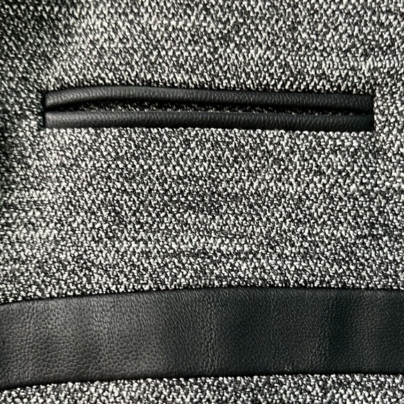 Size 2 Express tweed pencil skirt with faux leather details - Picture 4 of 8